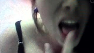 mujer colombiana casada se deja ver y se masturba x cam