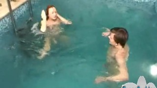 Little sister seduces her brother to have sex in the pool
