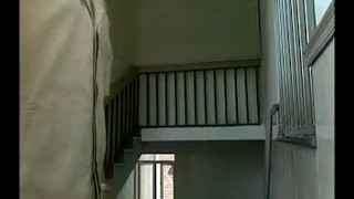 上海大学校鸡文佳露脸在学校楼梯口与男同学大战 2